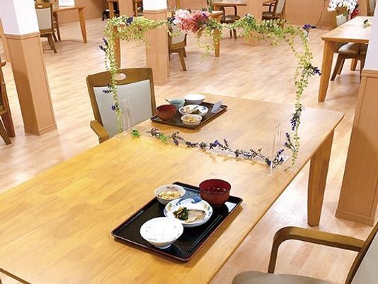 食事準備完了の食堂