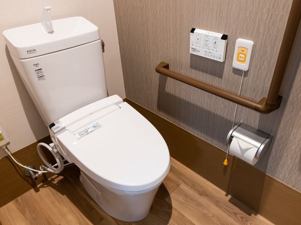 清潔なトイレの一室