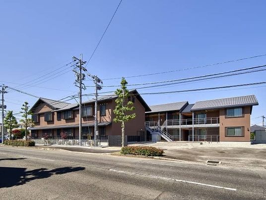 外観の建物正面  