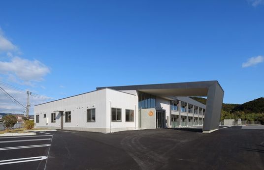 モダンな建物外観