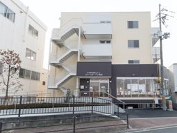 清潔感のある建物の外観