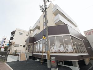 現代的な建物外観