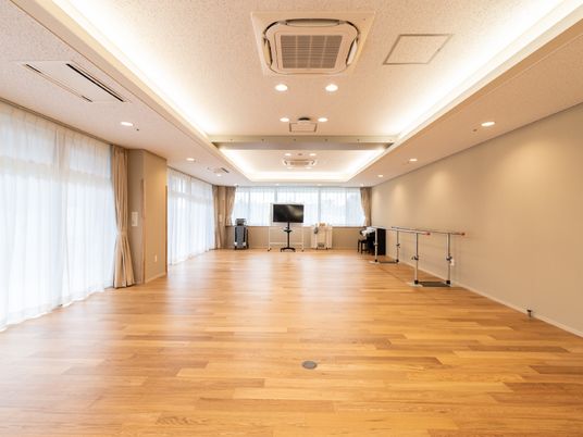 床のきれいなリハビリ室