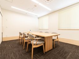 シンプルなテーブルセット