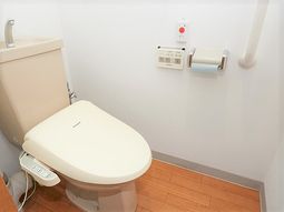 バリアフリーなトイレ設備