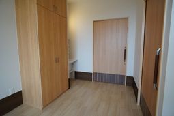 居室のドアとクローゼット