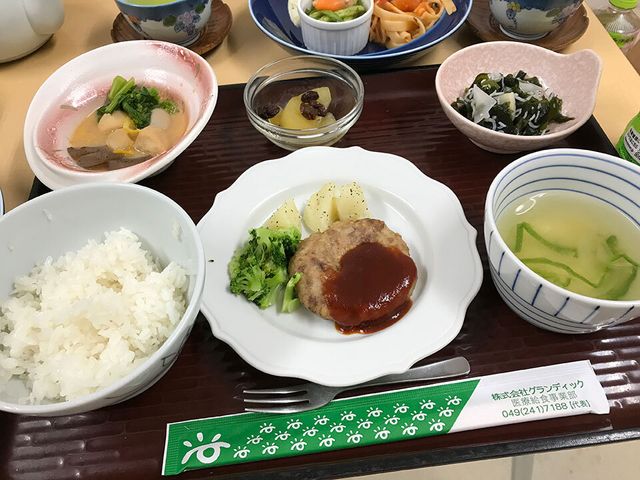 栄養バランスの食事 食事例 バランスの取れた食事は、日々の健康維持に不可欠です。栄養豊富なメニューで、毎日を元気に過ごしませんか。