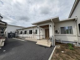 広い施設の外観