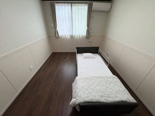 落ち着いた雰囲気の居室
