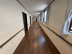 手すり付きの廊下
