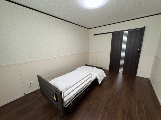 快適な空間の居室 居室 落ち着いた色合いで統一されたプライベート空間です。くつろぎの時間をサポートします。