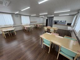 自然光が入るダイニング