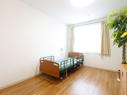 明るい居室の角部屋