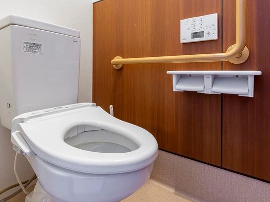 手すり付きトイレ設備