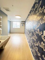 モダンな壁紙の廊下