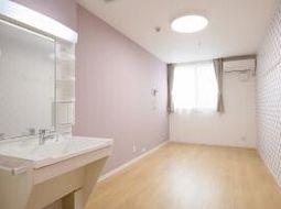 明るい洗面所の一角