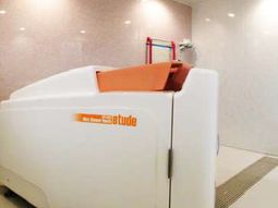 白い機能訓練機器