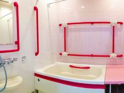 手すり付きの洗面台