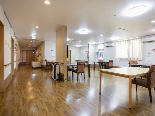 広々としたラウンジ