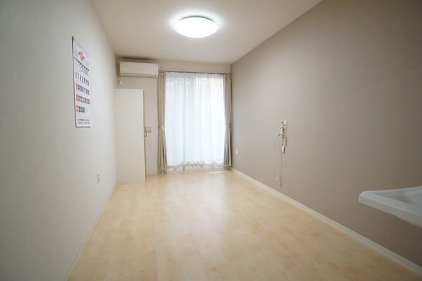 清潔な広々とした居室