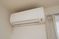 清潔な壁のエアコン