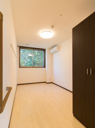清潔感のある居室の一角