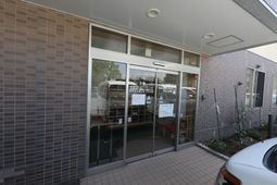 エントランスの外観