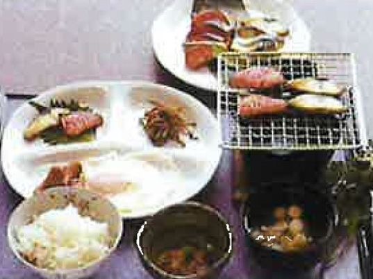 食事の用意されたテーブル