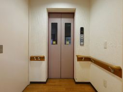 バリアフリーのエレベーター