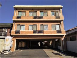 赤煉瓦風建物の外観