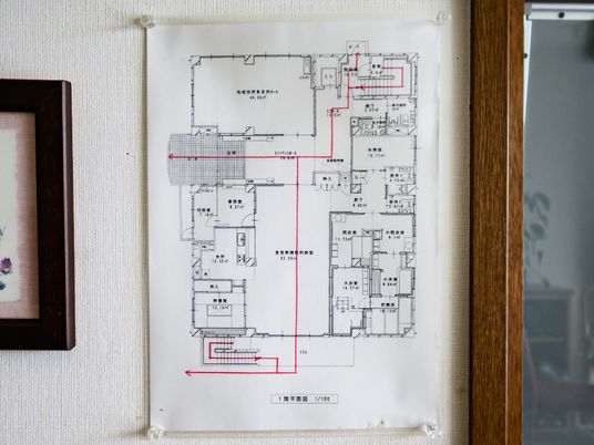 配置図掲示の壁面