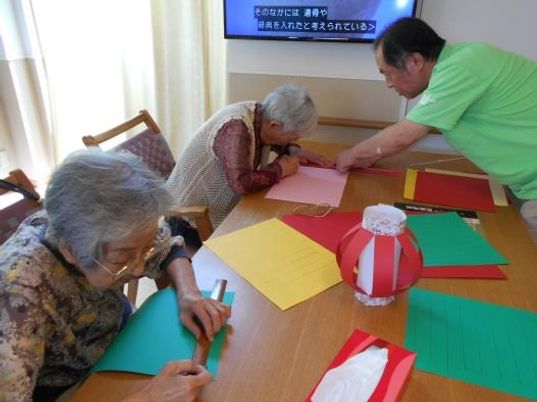 工作活動を行う利用者たち