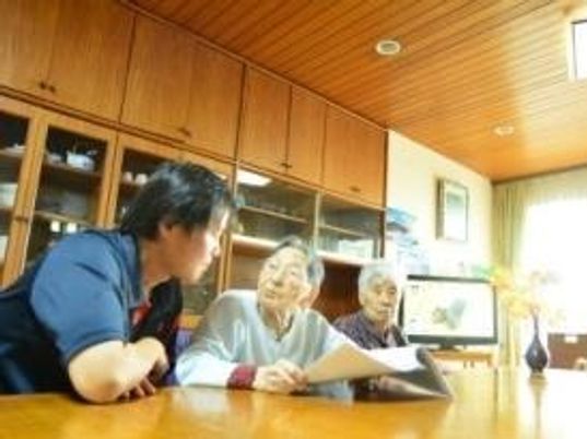 施設スタッフと利用者交流