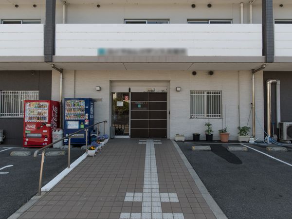 明るく清潔なエントランス