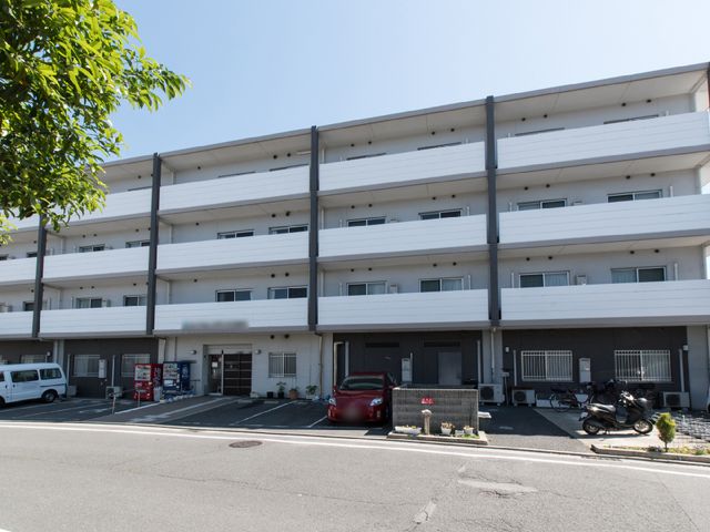 清潔な外観の建物 外観 落ち着いた色合いの外壁が、清潔感を与える環境です。