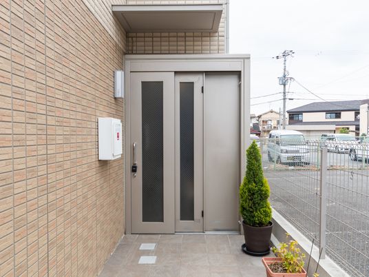 エントランスを有する施設