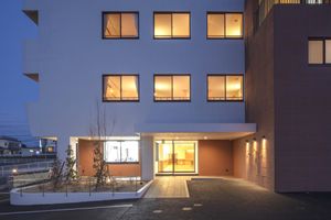 夜景の建物外観