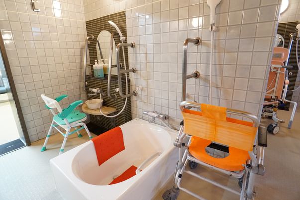 快適な支援浴室