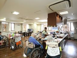 居心地の良い広い食堂
