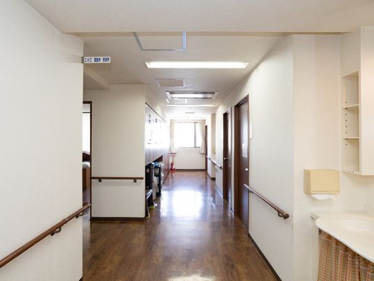 廊下施設の通路