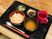 配膳された和食セット