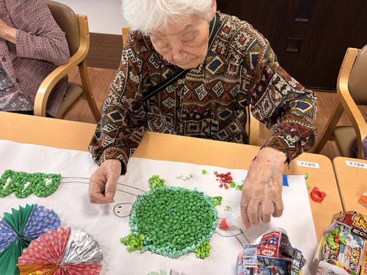 工作に取り組む利用者さん  