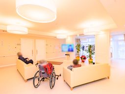 明るいリビング空間