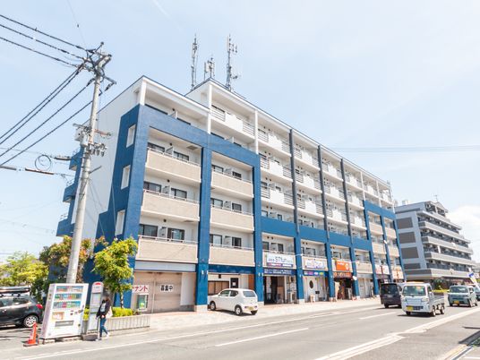 多階層建物の外観