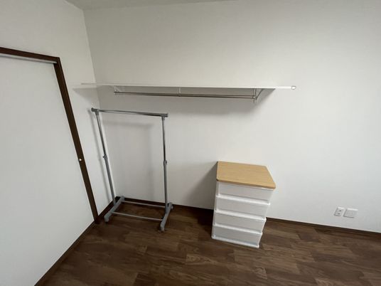 整理しやすい居室の一角