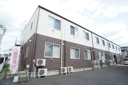 外観の明るい建物