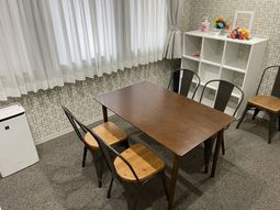 明るいダイニングスペース