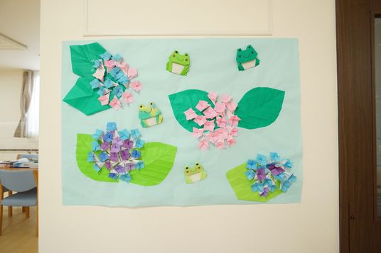 壁に飾られた手作りアート