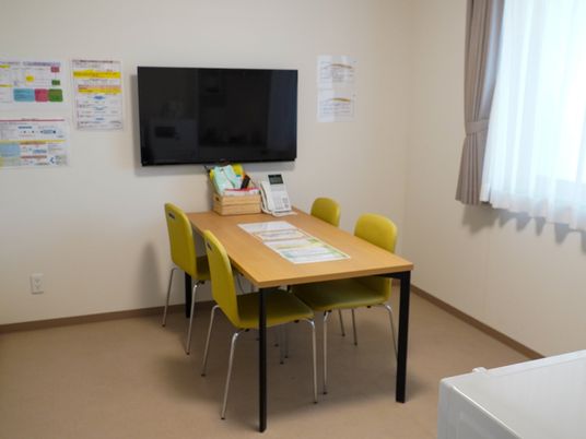 会議用テーブルと椅子