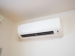 部屋のエアコンのアップ